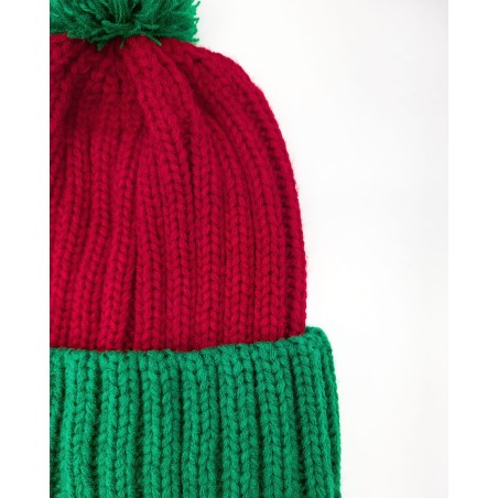 Santa beanie - Red w. green brim